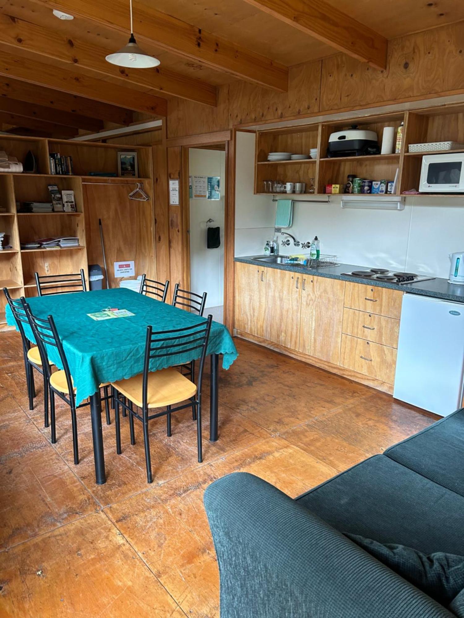 Base Camp Tasmania Hotel Ню Норфолк Екстериор снимка
