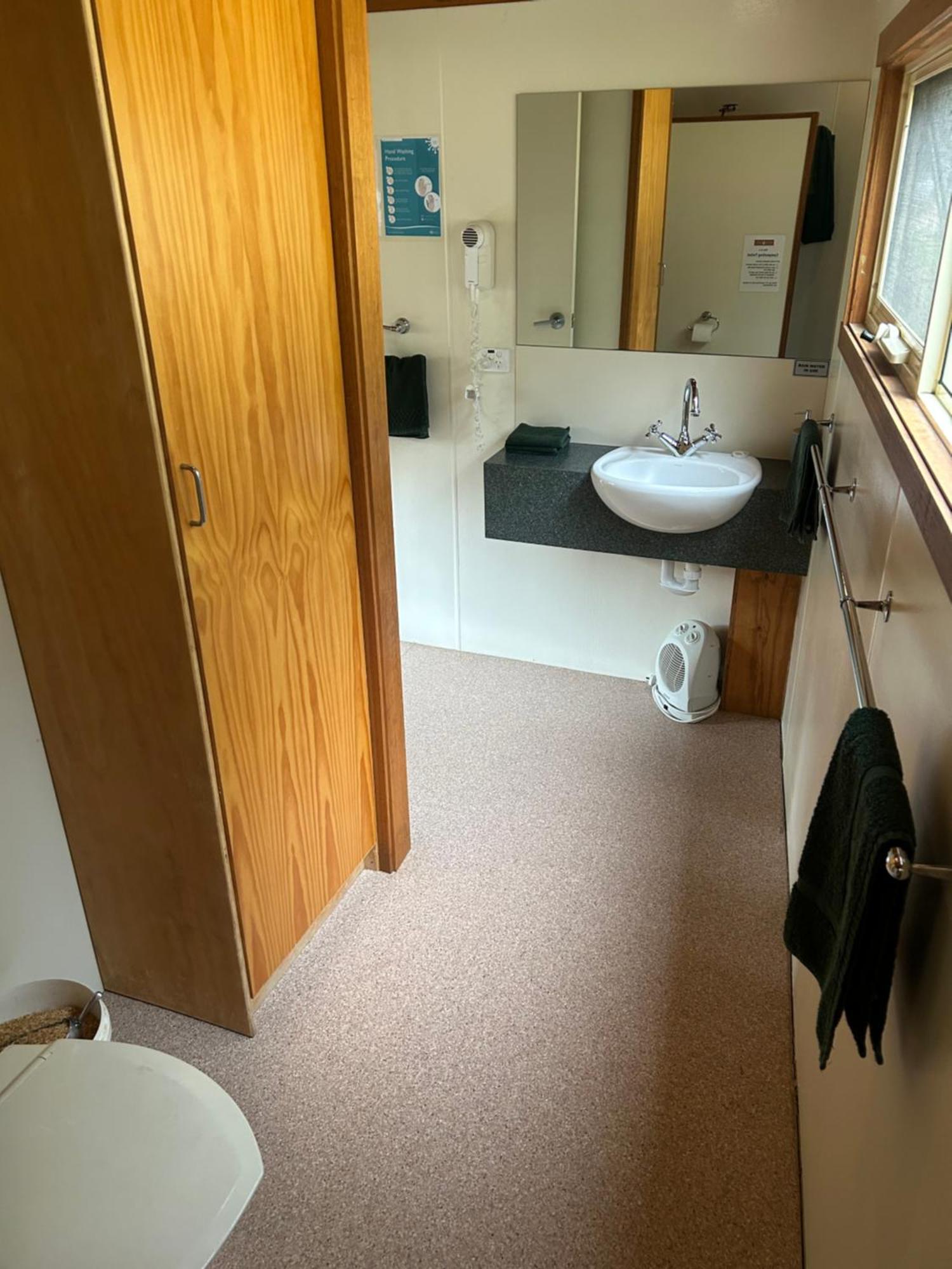 Base Camp Tasmania Hotel Ню Норфолк Екстериор снимка